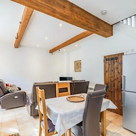 Holiday home Shire - Uk37451