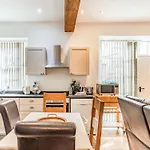 Shire - Uk37451